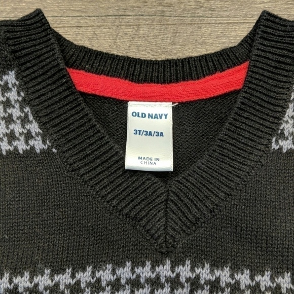 Old Navy Boys Black and Gray Houndstooth Sweater Vest Size 3T EUC - Picture 4 of 4